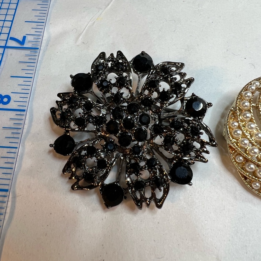 2 Brooches - Picture 2 of 4
